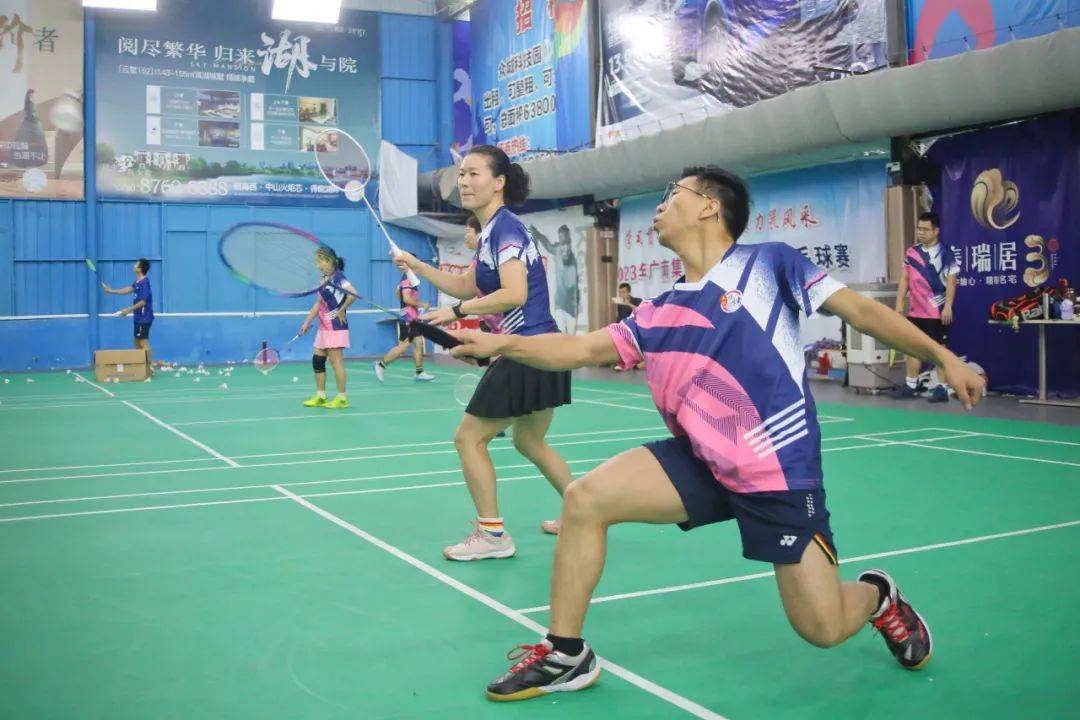 包含全国羽毛球豪门对抗赛，实力碰撞精彩纷呈的词条