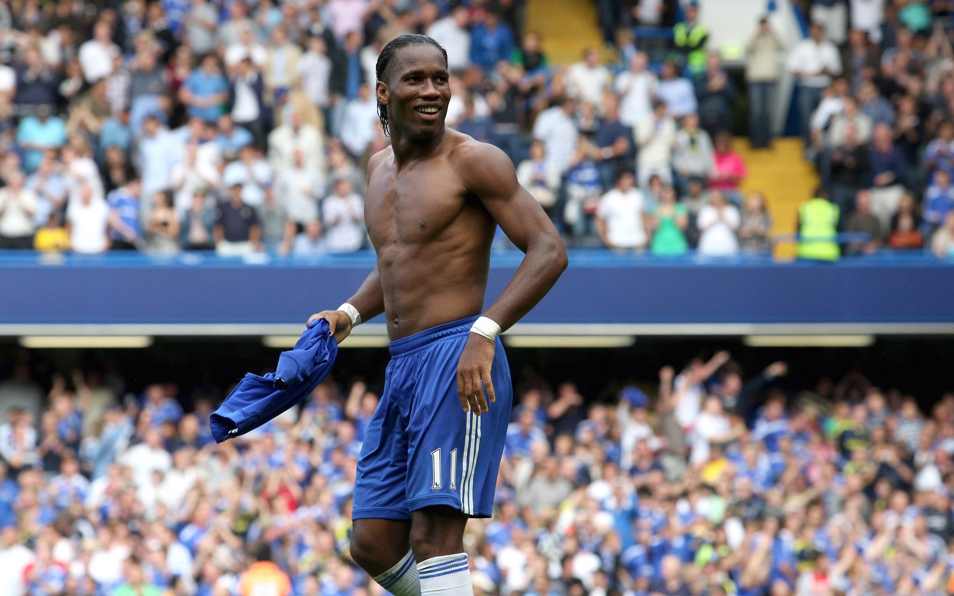 爱游戏 电竞-西布朗防守反击犀利，铝土矿工欲保级，西布朗首发